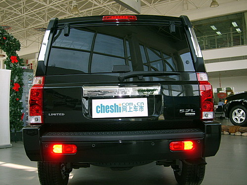 Jeep-指挥官5.7L优惠10万 4.7L停止进口