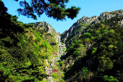 泰山最佳登顶路线 xin_460506111100687744813.jpg