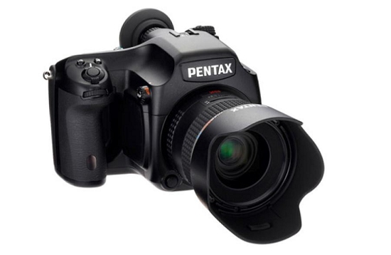 宾得推出4000万像素中画幅数码单反相机