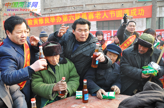 退伍军人连办六届老人节