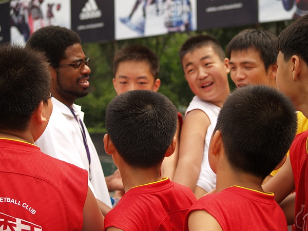 专业影响认知,哈林秀王篮球培训新宠