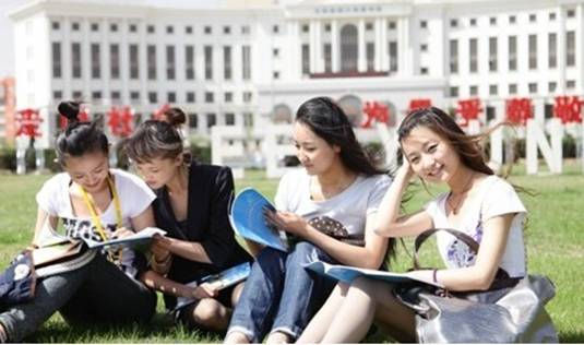 吉利大学外国语学院举办海外就业项目说明会