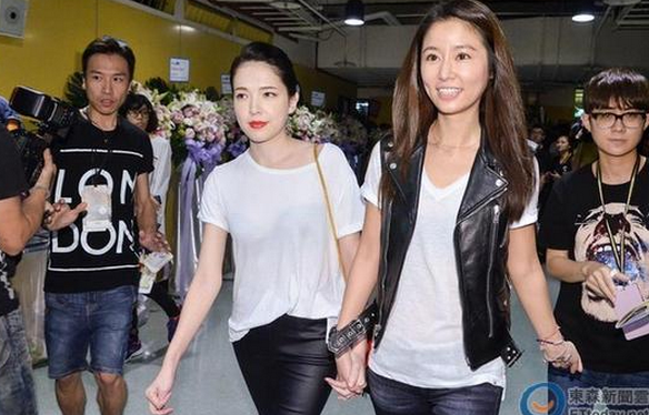 许玮宁现身<em>张惠妹</em>个唱 被追问情变林心如<em>解围</em>