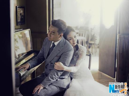 黄磊孙莉幸福拍婚纱照:20年承爱 与你一起