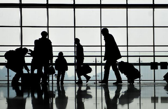 旅客丢失身份证遭冒用买票 铁路方面表示无能