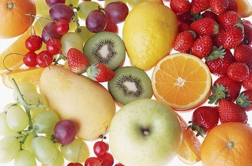 研究发现:每天吃新鲜水果可降低多种慢病风险