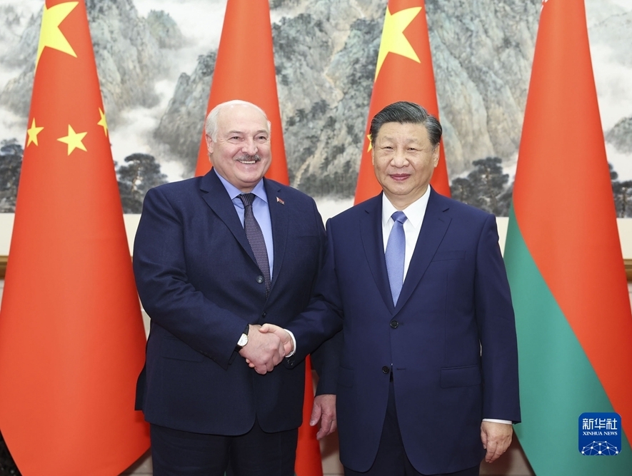 习近平会见白俄罗斯总统卢卡申科