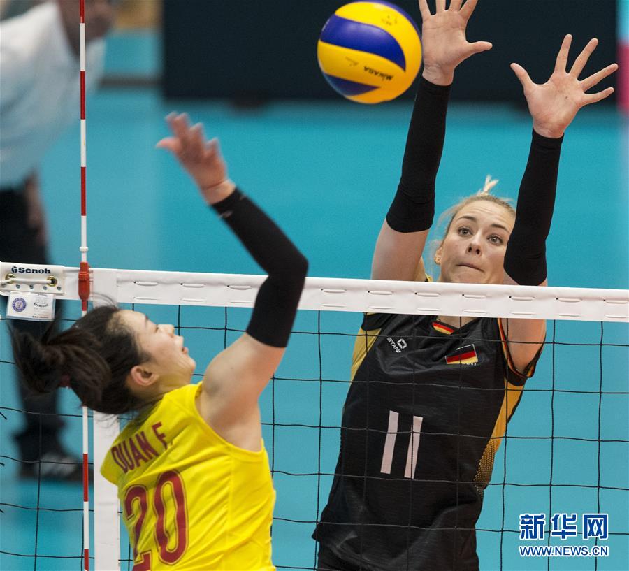 （体育）（7）排球——瑞士女排精英赛：中国队胜德国队