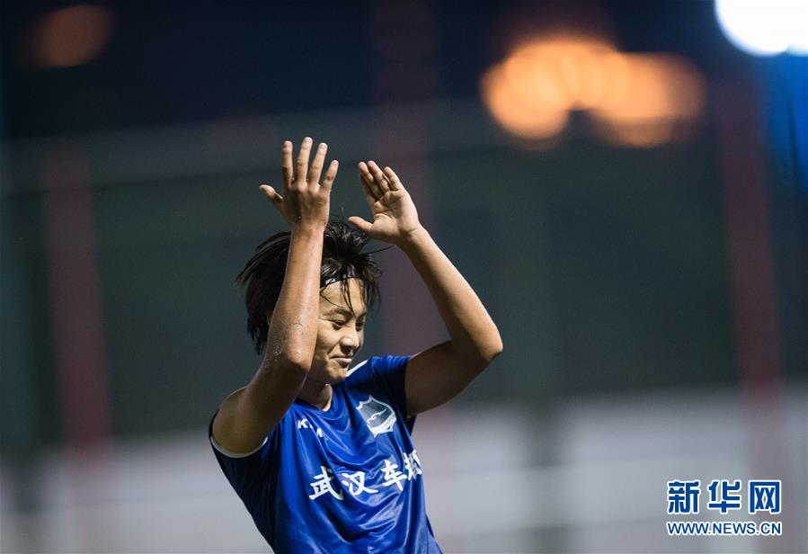 （体育）（9）足球——王霜回归女足超级联赛首秀获胜