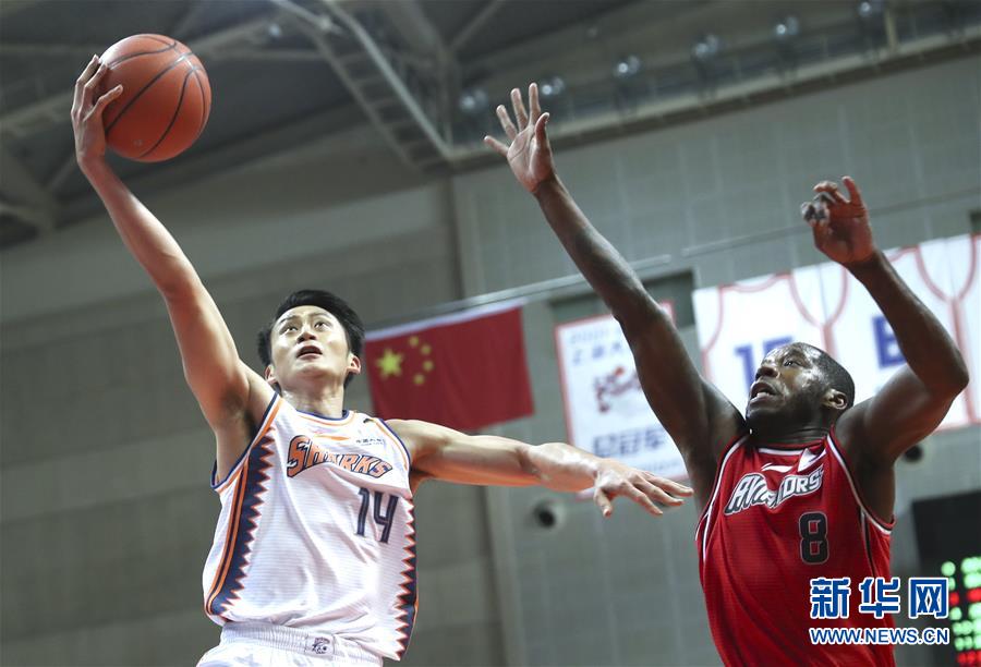 （体育）（4）篮球——CBA常规赛：上海久事胜深圳马可波罗