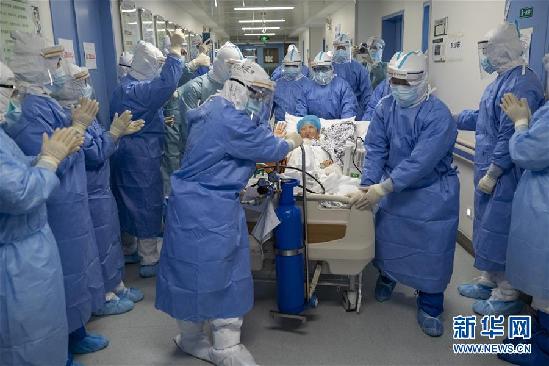 (新华全媒头条·图文互动)(3)上下同心,守望相助——中国抗疫众志成城的生动实践