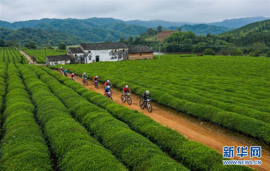 （体育）（3）自行车——珍珠山山地自行车越野挑战赛在江西婺源举行