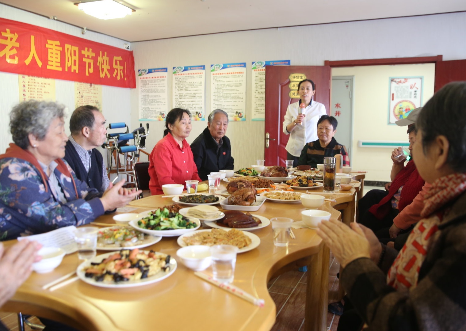 01  九九重阳节 浓浓敬老情(分离图)(2439785)-20231025085501.jpg